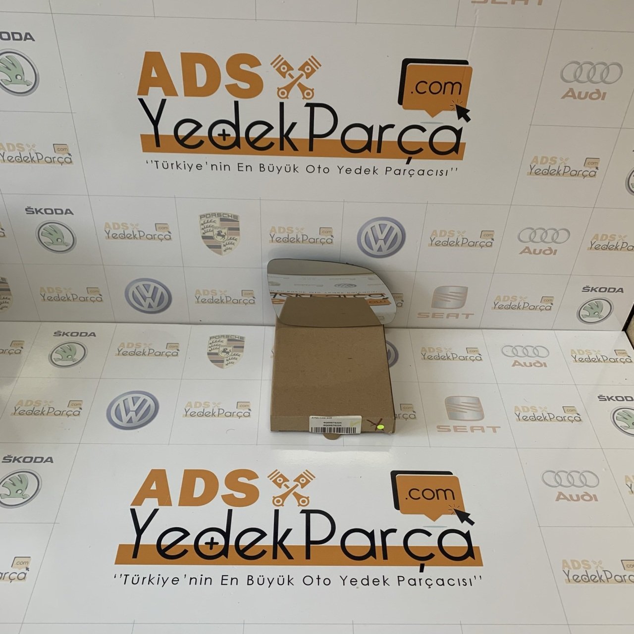 Skoda Octavia 2004-2013 Sağ Ayna Camı Elektrikli 6Q0857522K