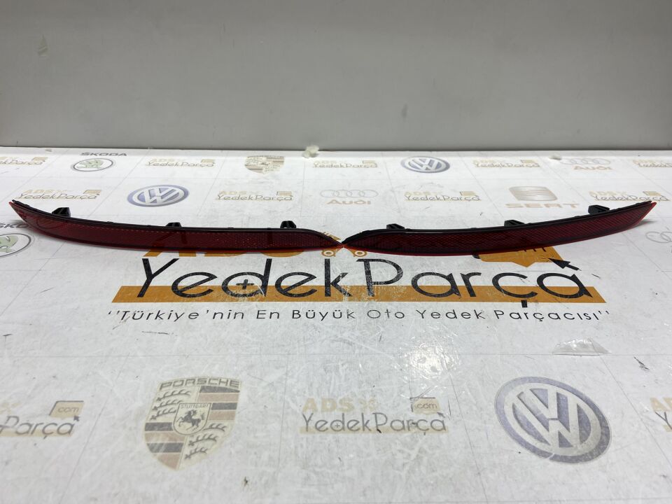 VW GOLF8 20 >TAMPON REFLEKTORU ARKA SAG
