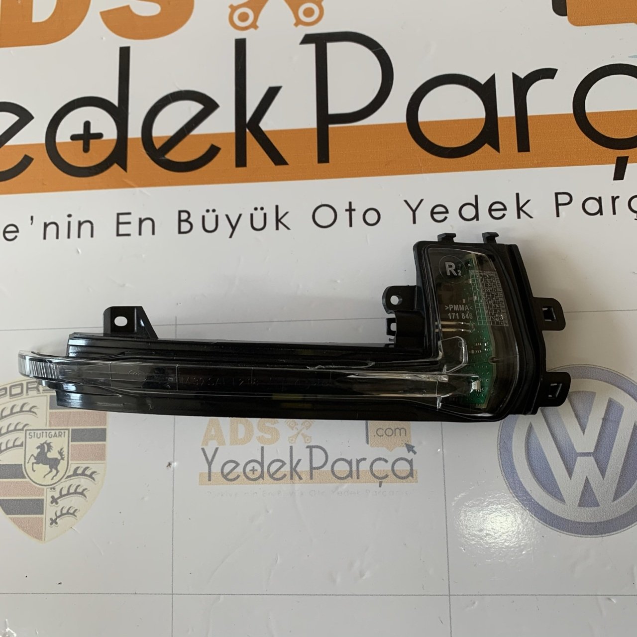 Audi A4 2008-2015 Sağ Ayna Sinyali Orjinal 8K0949102D