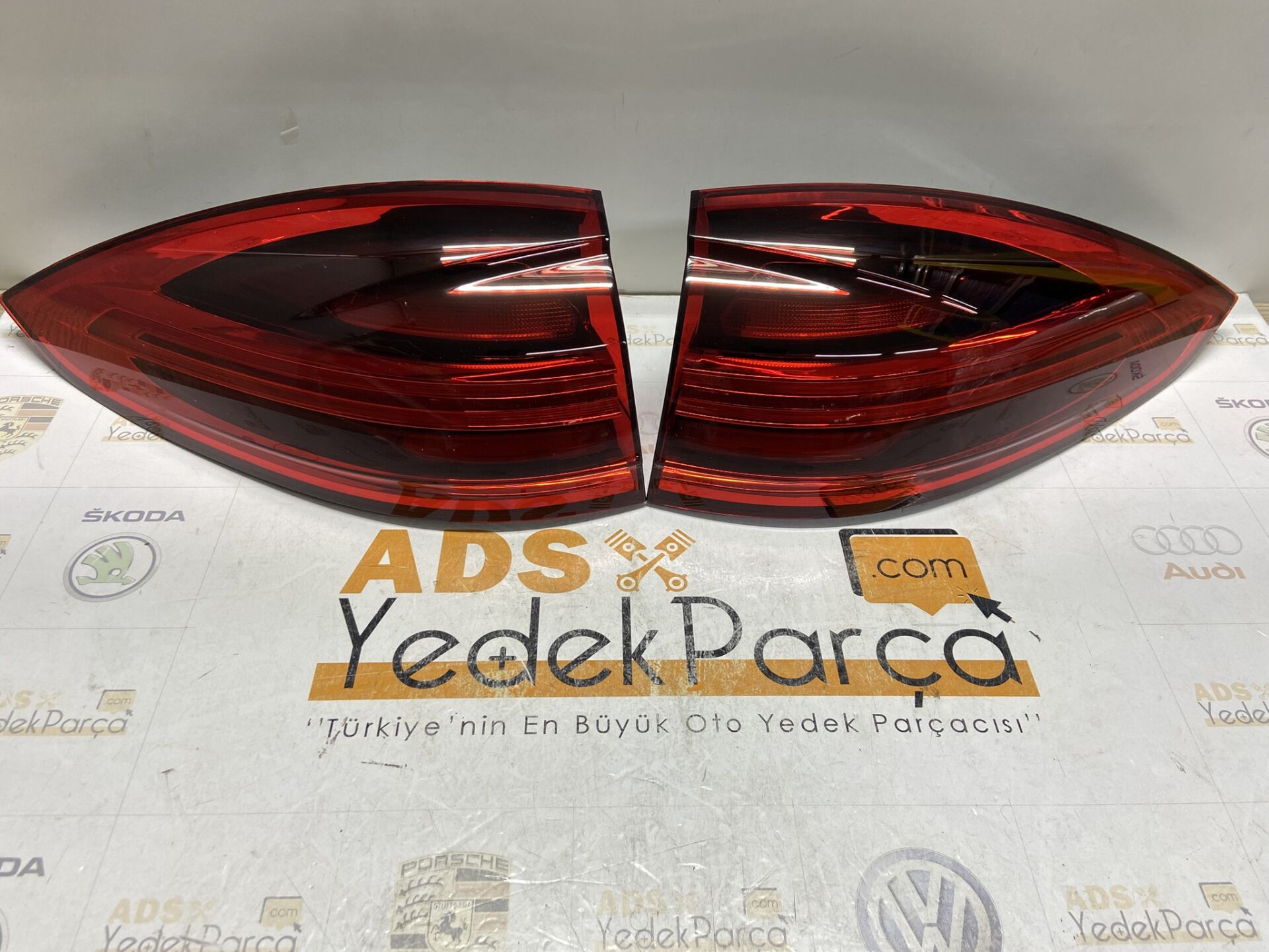 Porsche Cayenne 2014 S sğ-Sol Stop Lambası Orijinal Valeo 045449