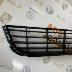 Volkswagen Golf 6 Ön Tampon Orta Izgara Kromsuz Orijinal Tip 5K0853671A