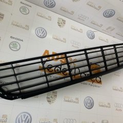 Volkswagen Golf 6 Ön Tampon Orta Izgara Kromsuz Orijinal Tip 5K0853671A