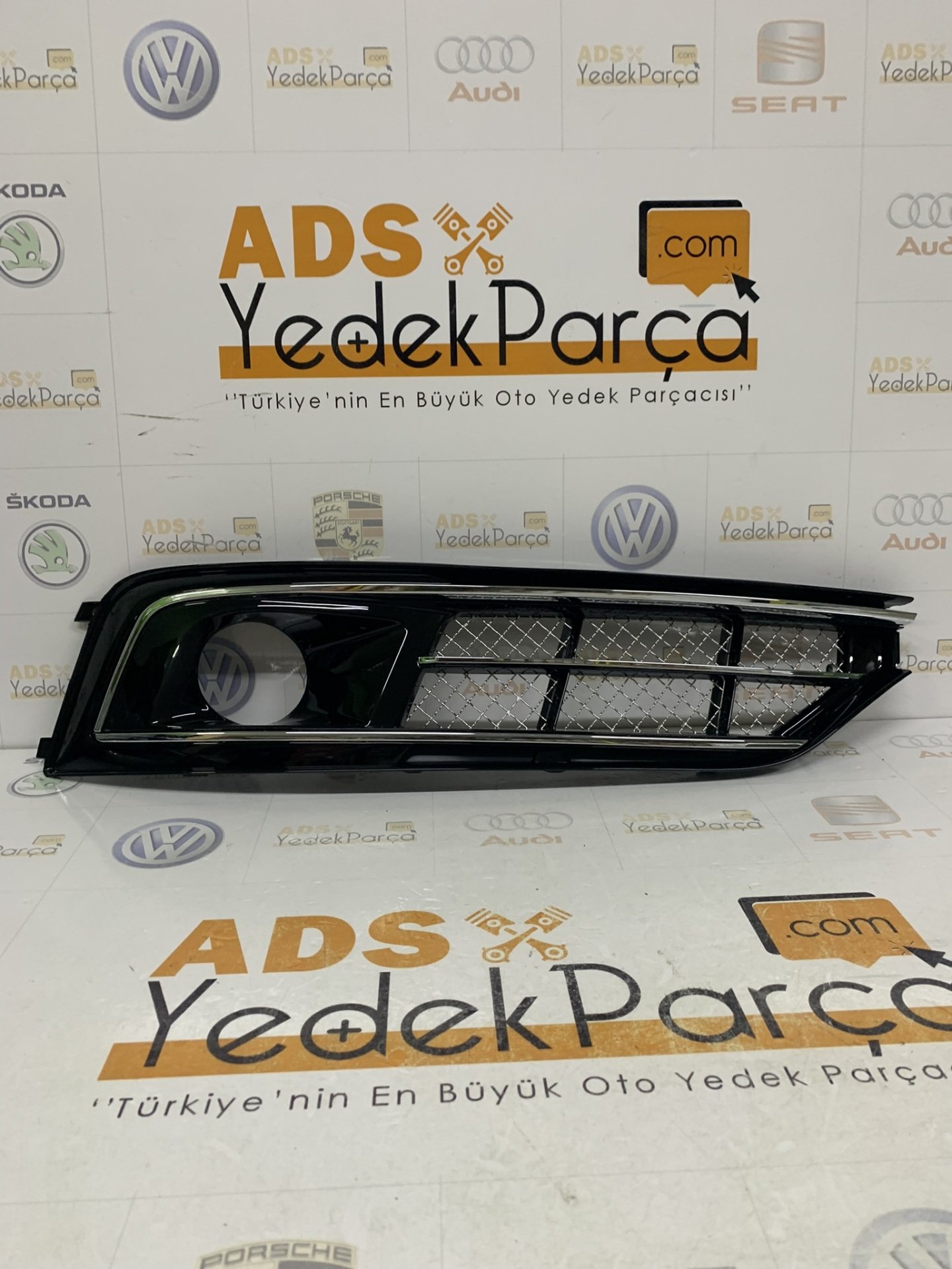 Audi A8 2014 Sonası Radarlı Sağ Sis Kapağı Orijinal