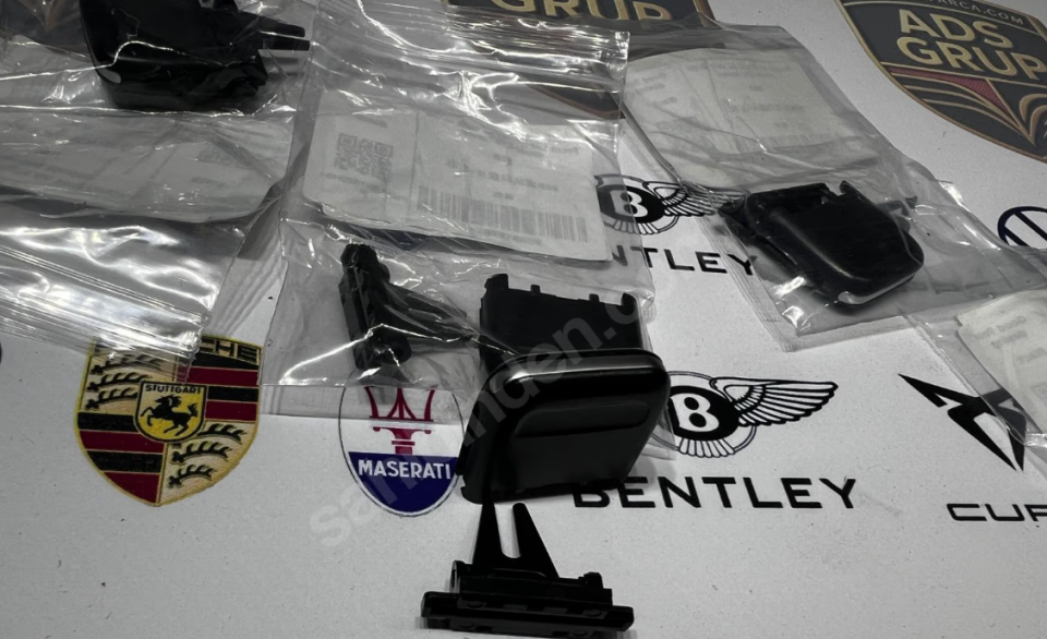 PORSCHE MACAN HAVA YÖNLENDİRME APARATI 2014-2017 95B819701