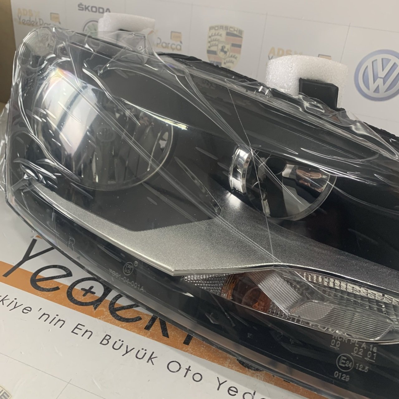 Volkswagen Polo 2009 Sonrası Ön Far Çiftli Sağ 6R1941008E