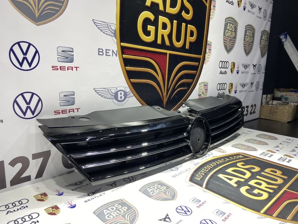 Volkswagen Jetta 2011 Sonrası Ön Panjur Kromlu 5C6853651