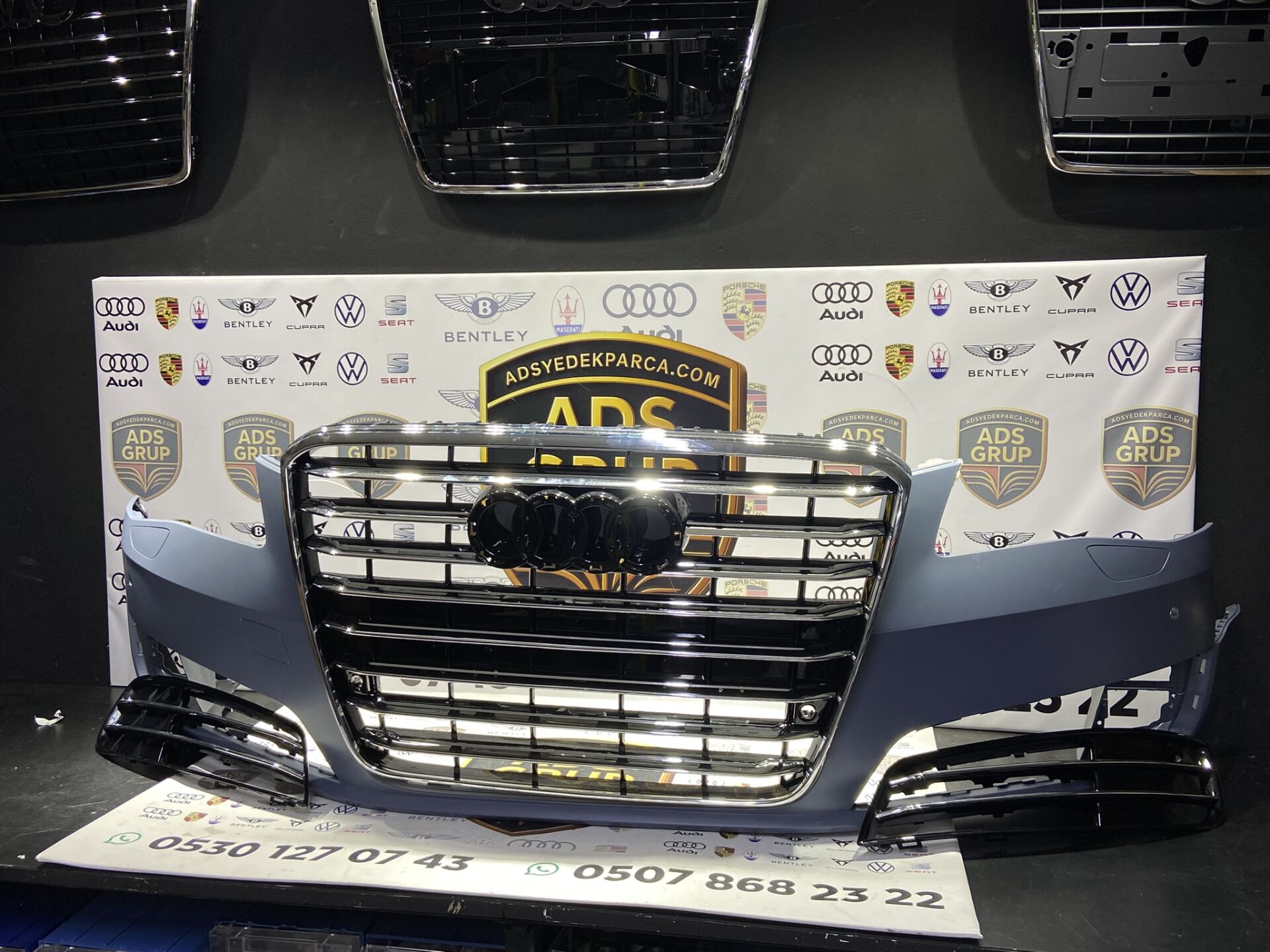 AUDİ A8 2010-2013 ÖN TAMPON SİS KAPAKLI PANJURLU DOLU 4H0807065C