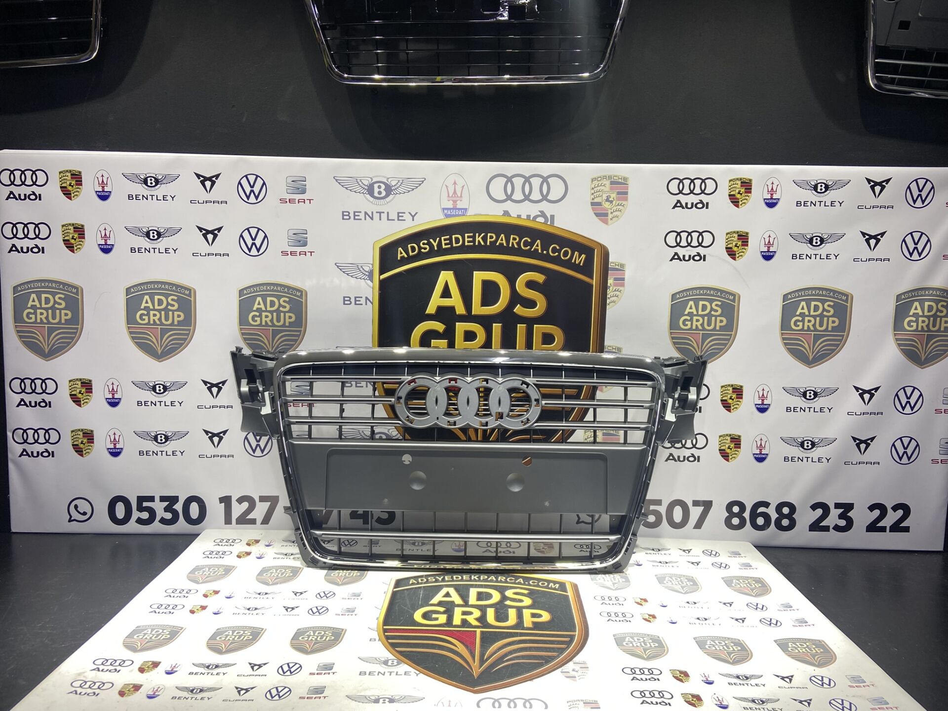 Audi A4 2008-2012 Ön Panjur 8K0853651E1QP