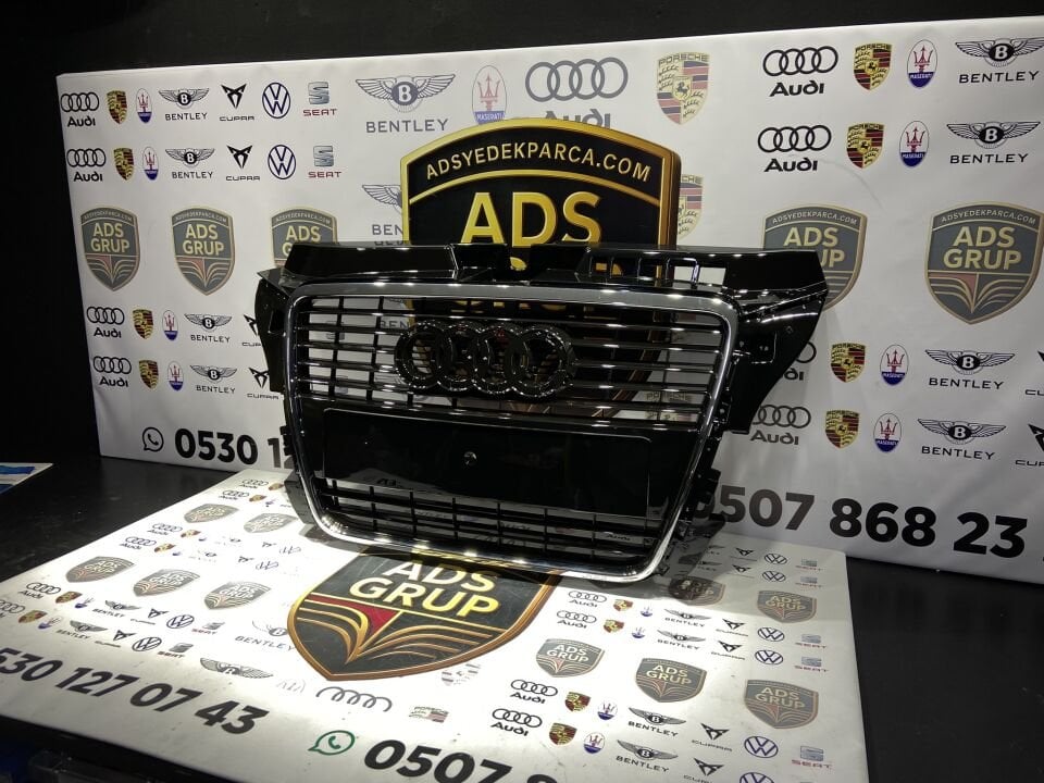 Audi A3 2009-2013 Ön Panjur Krom Çerçeve Piano Black 8P0853651M