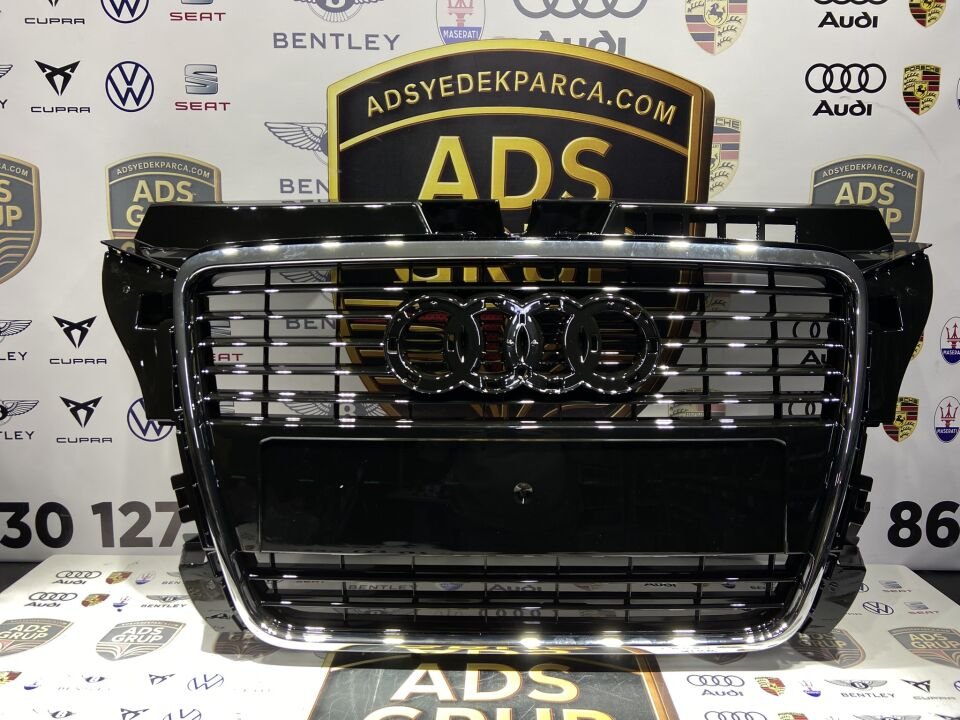 Audi A3 2009-2013 Ön Panjur Krom Çerçeve Piano Black 8P0853651M