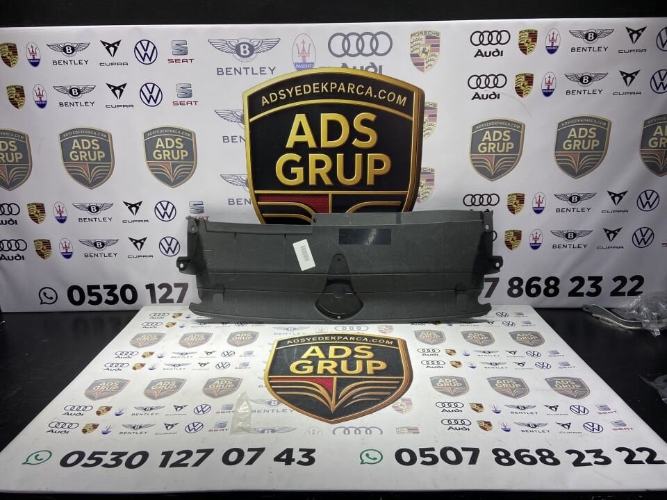 Audi A6 Panel Üst Kapağı 2019-2022 4K0807081