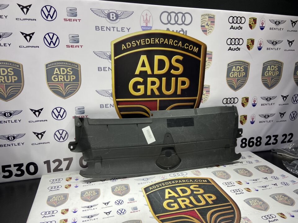 Audi A6 Panel Üst Kapağı 2019-2022 4K0807081