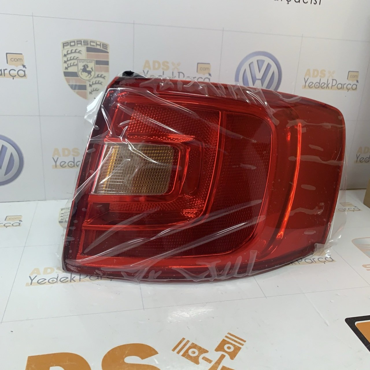 Volkswagen Jetta 2011-2014 Arası Sağ Dış Stop İthal 5C6945096A
