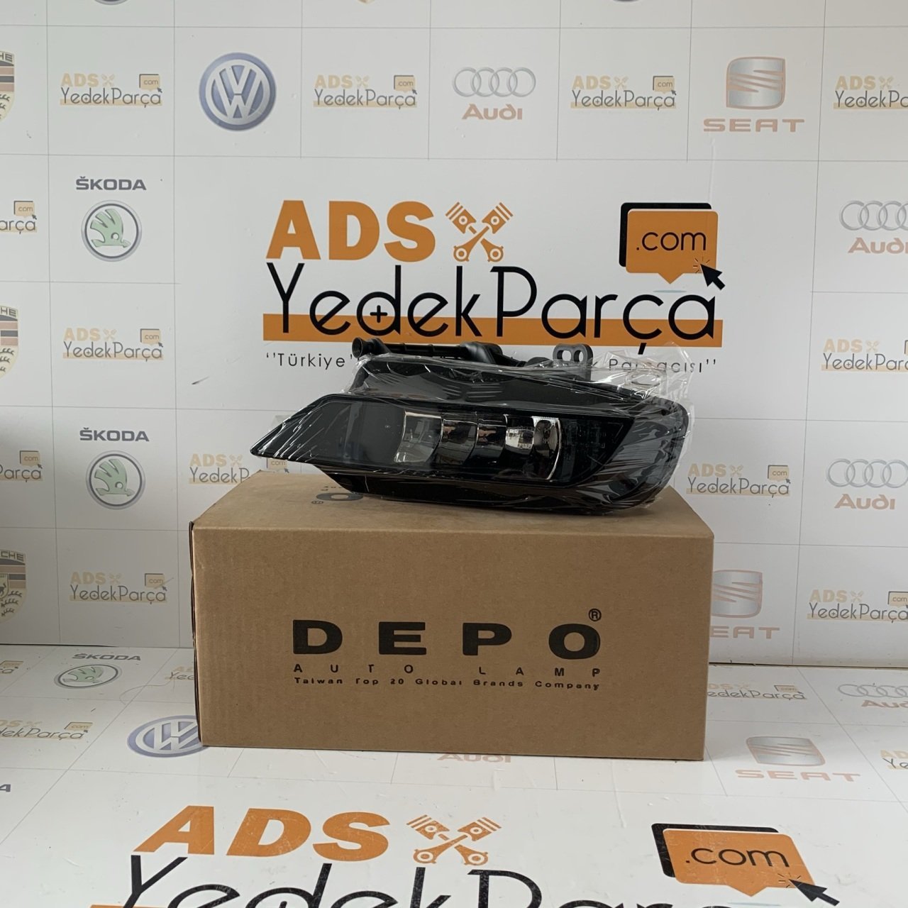 Audi A3 2013 4 Kapı Sağ Sis Farı Depo Marka Taiwan 8V0941700B