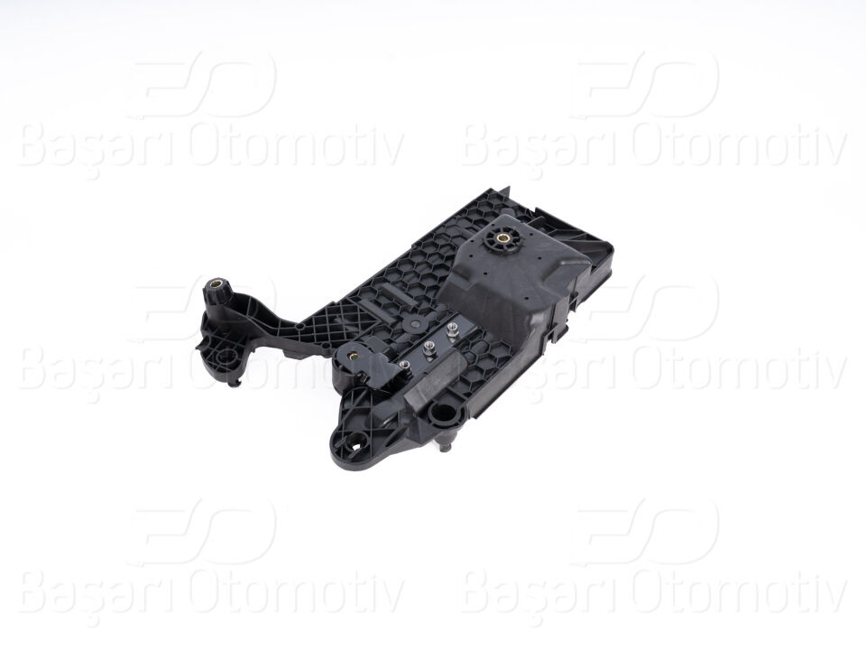VW GOLF8 15-19AKU ALT BRAKETI