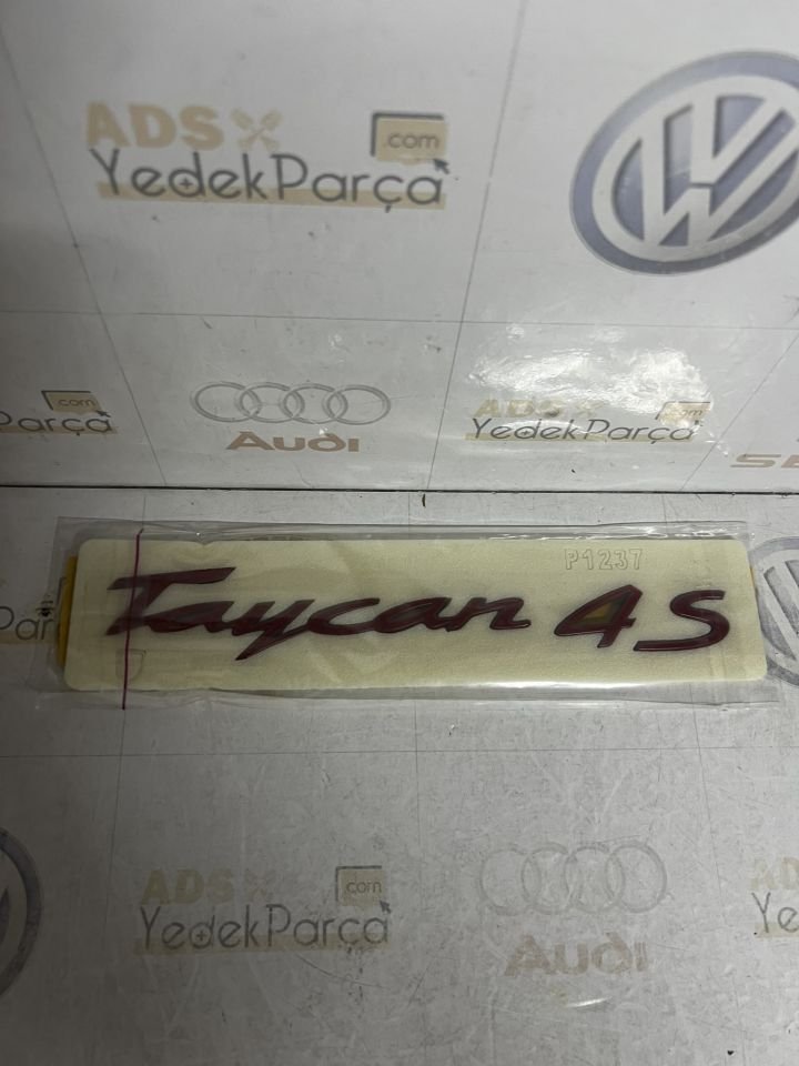 Porsche Taycan 4S Yazısı İthal  Kırmızı