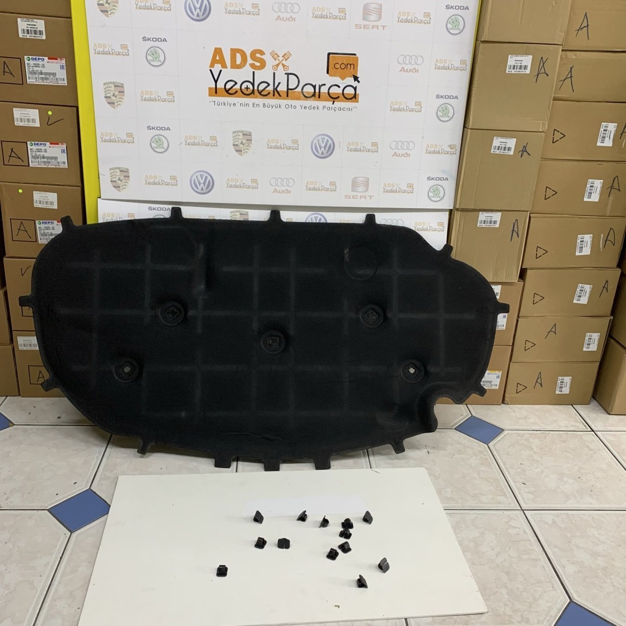 Volkswagen Golf 6 Motor Kaput Keçesi İthal Klips Hediyeli 5K0863831G