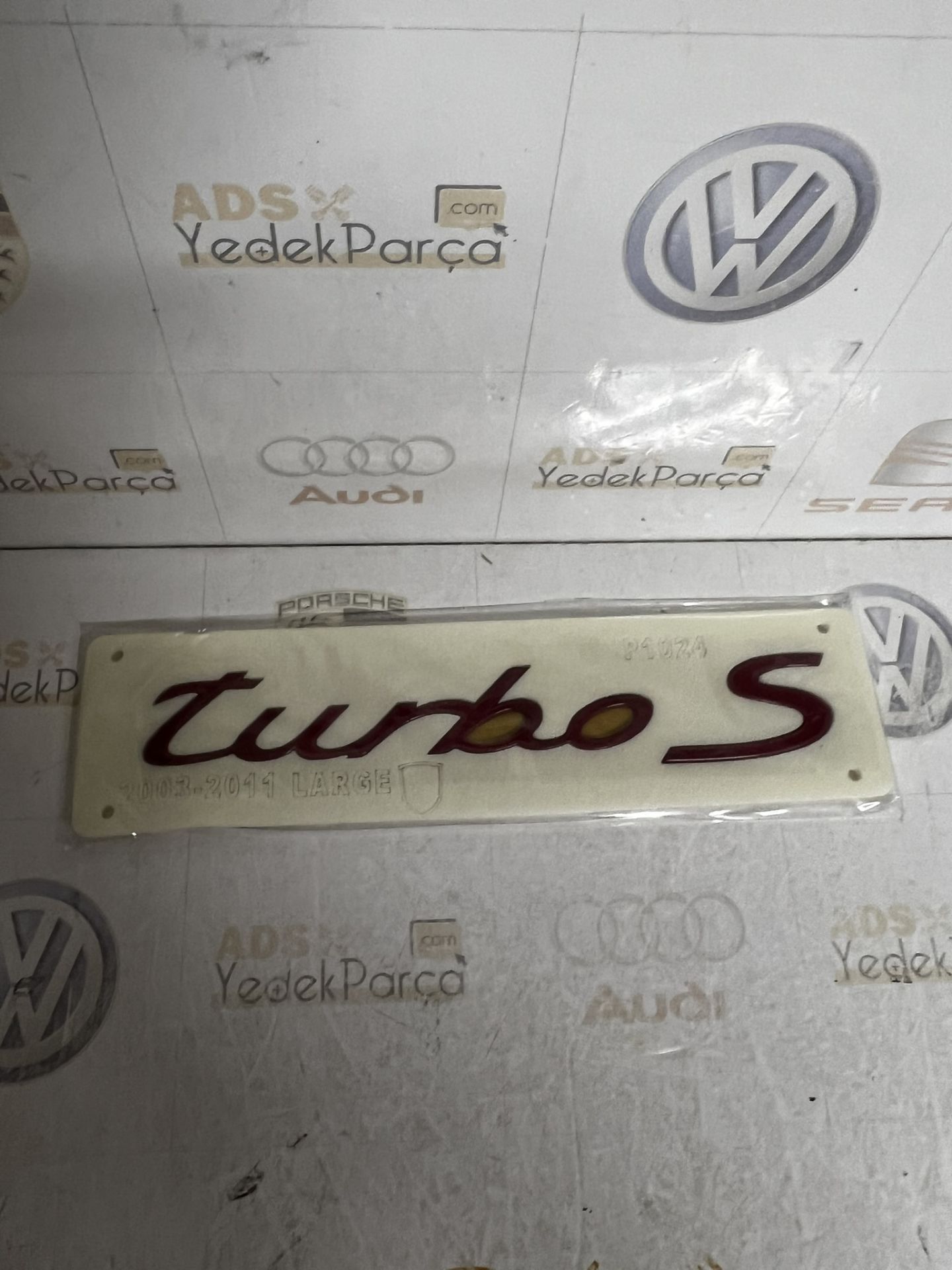 Porsche 911 Turbo S Yazısı Krom Kırmızı