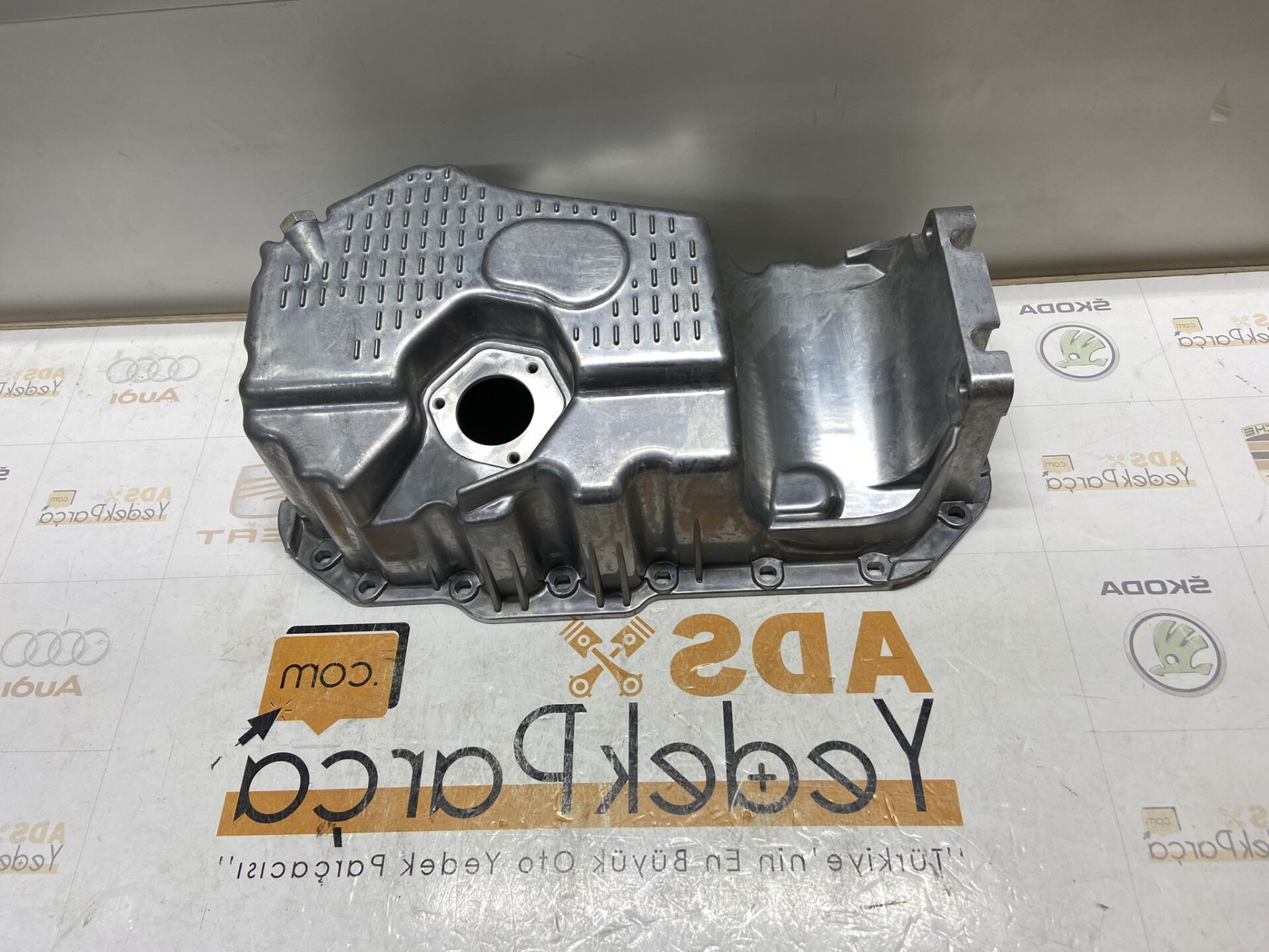 Volkswagen Tiguan 2008-2018 Yağ Karteri 03C103603AH