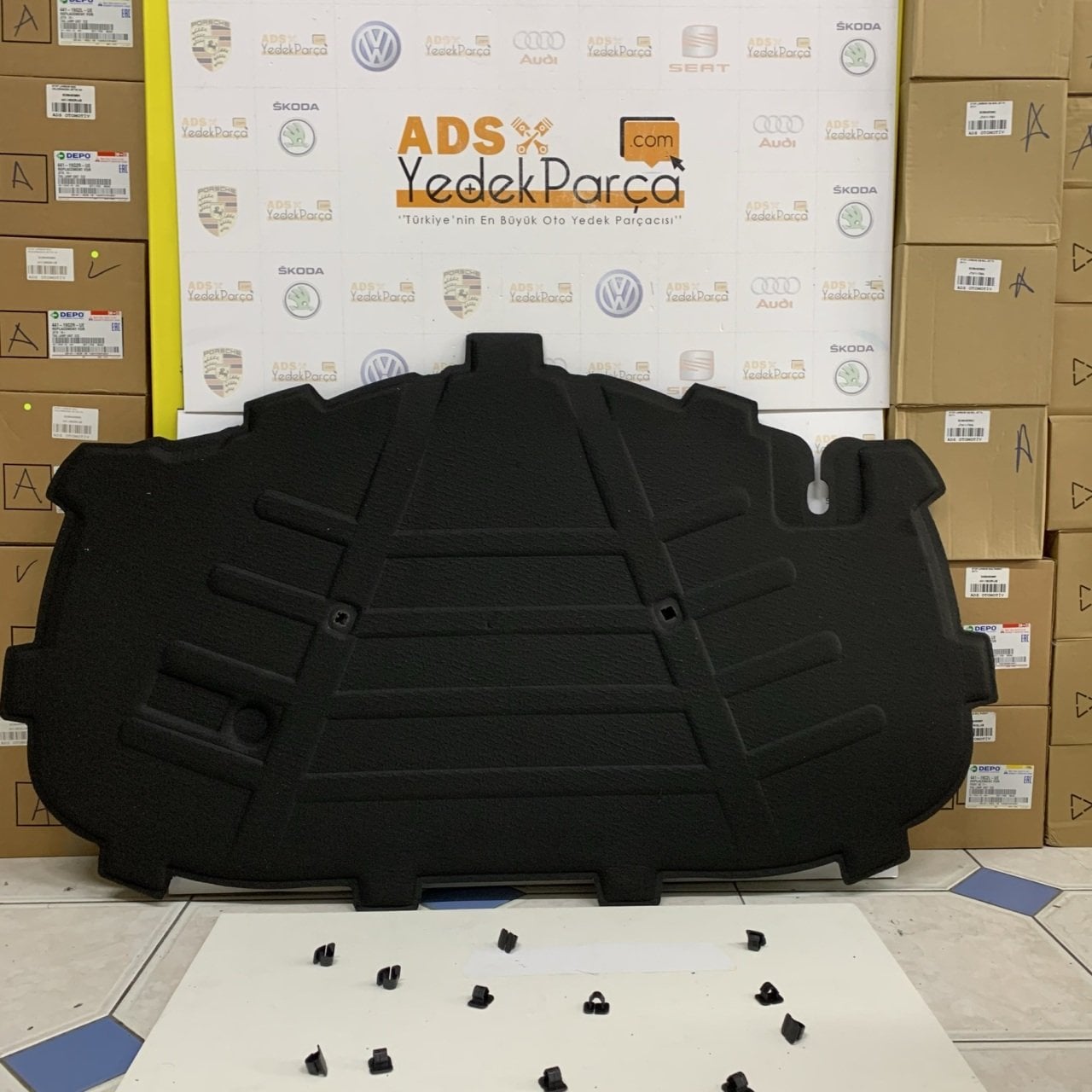 Audi A3 2013-2019 Sedan Hb Motor Kaput Keçesi Klips  Hediyeli (8V0863825)