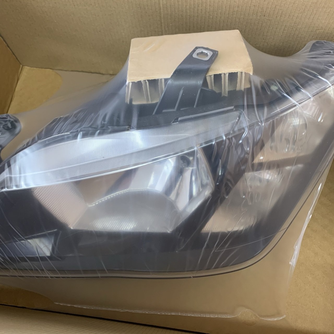 Seat İbiza 2015 Sonrası Sol Far  Valeo Orijinal 6J1941021G