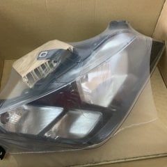 Seat İbiza 2015 Sonrası Sağ Far  Valeo Orijinal 6J1941022G