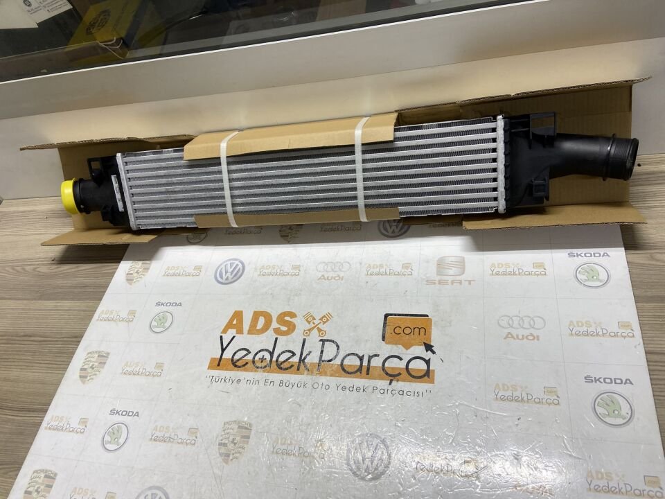 Audi A4 A5 A6 20 Turbo Radyatörü (Intercooler) 665X142X42 (2016 Model ve Sonrası)