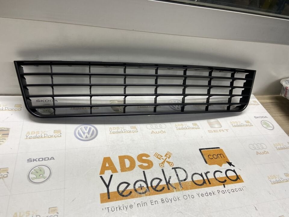 Volkswagen Passat 2011-2014 Ön Tampon Orta Izgara