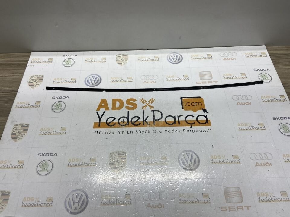 Audi A6 2016 Sonrası Yan Cam Oluk İç Çıtası 4K0845453