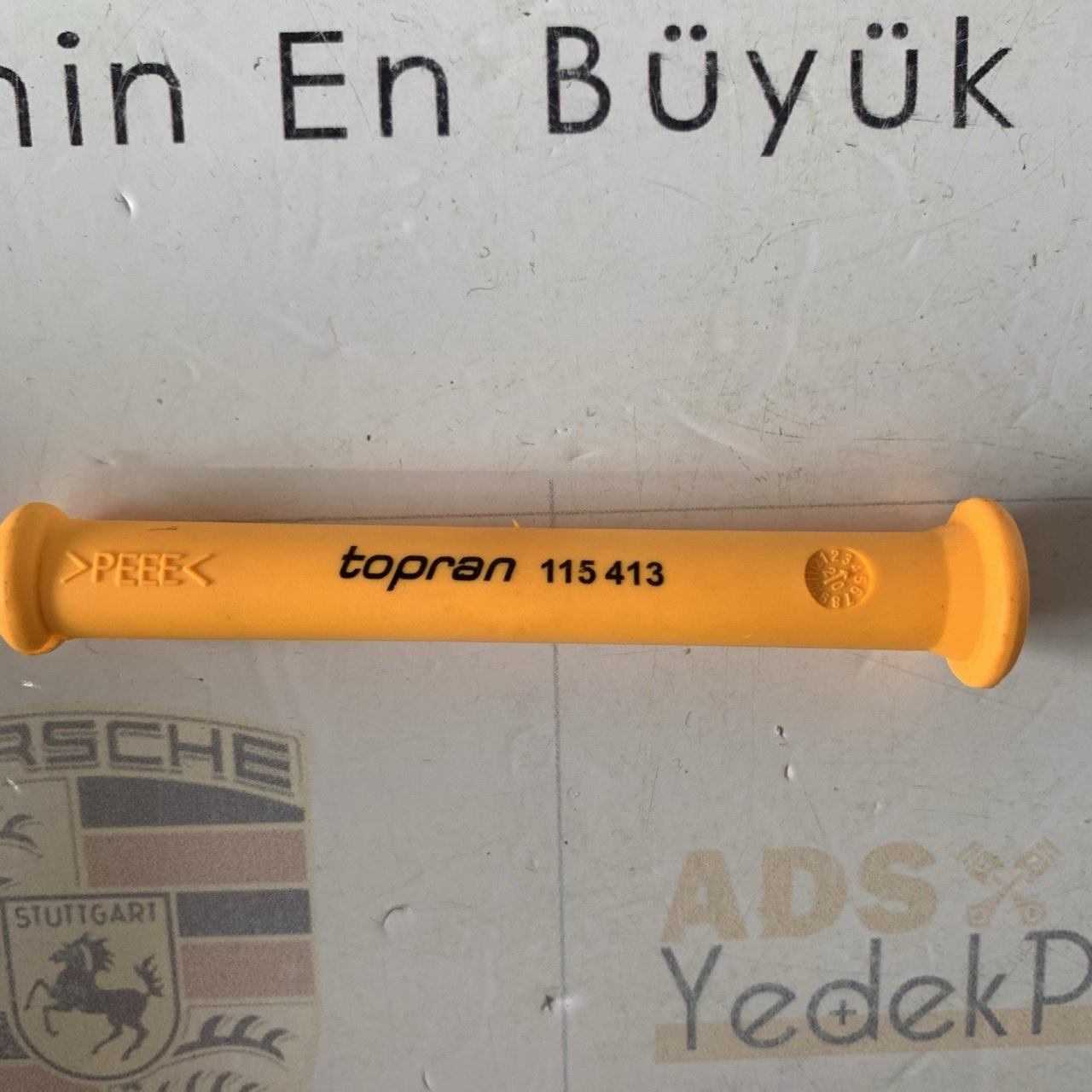 Volkswagen Bora Caddy Golf  Polo Yağ Çubuk Borusu Küçük Topran Marka 030115636D
