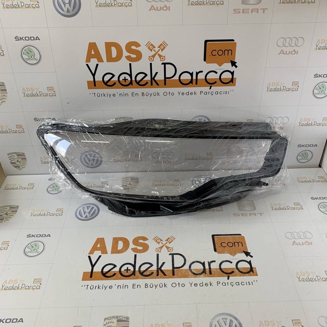 Audi A6 2013 Sonrası Sağ Far Camı İthal