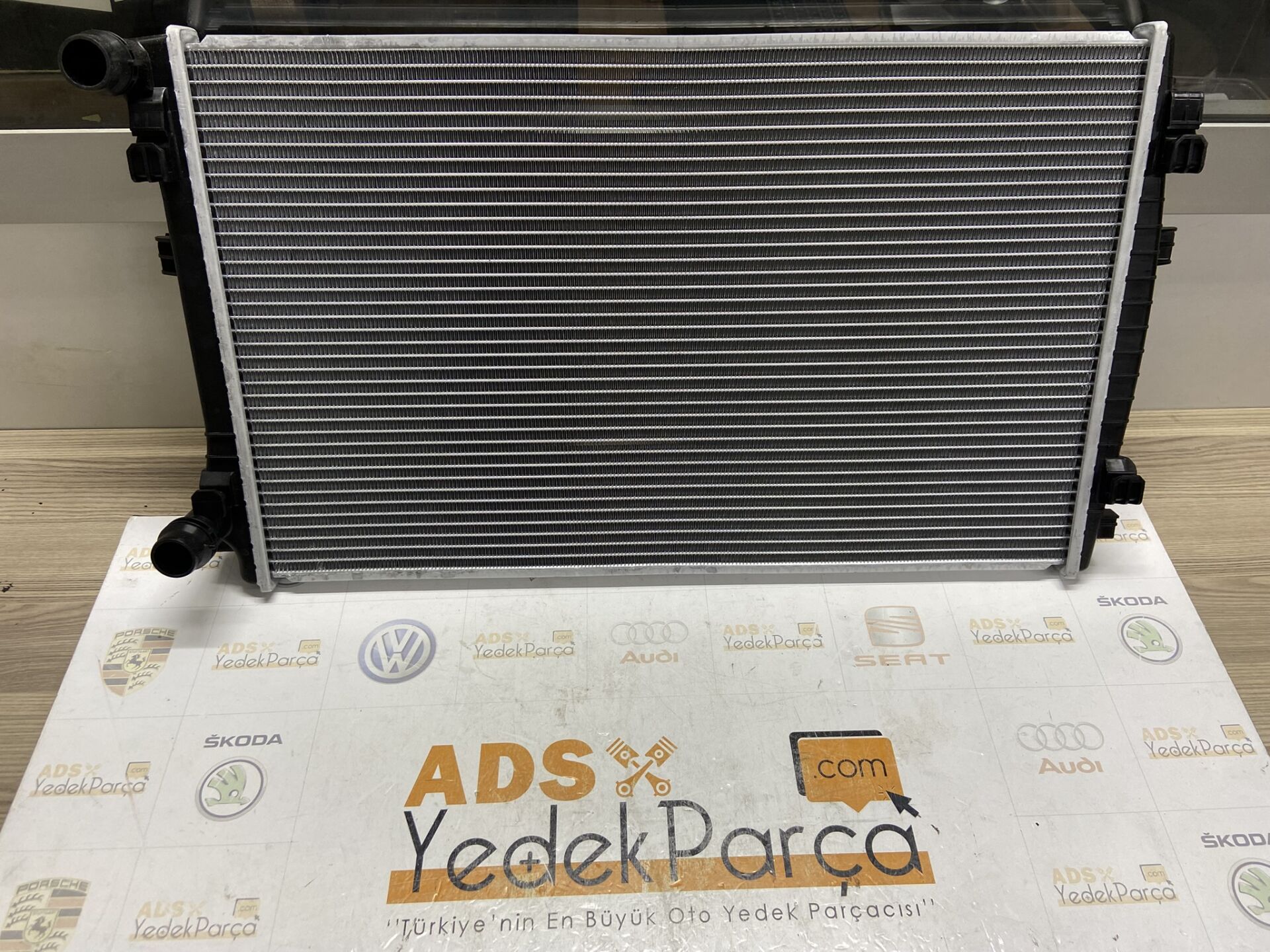5Q01212251EM Su Radyatörü 650X395 Golf 7