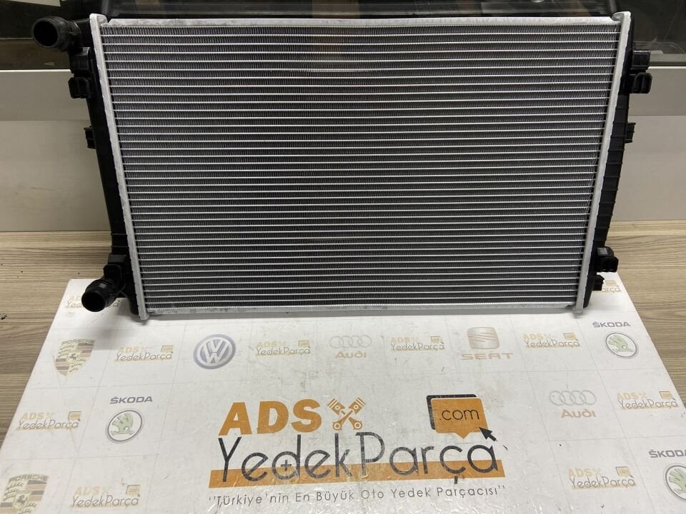 5Q01212251EM Su Radyatörü 650X395 Golf 7