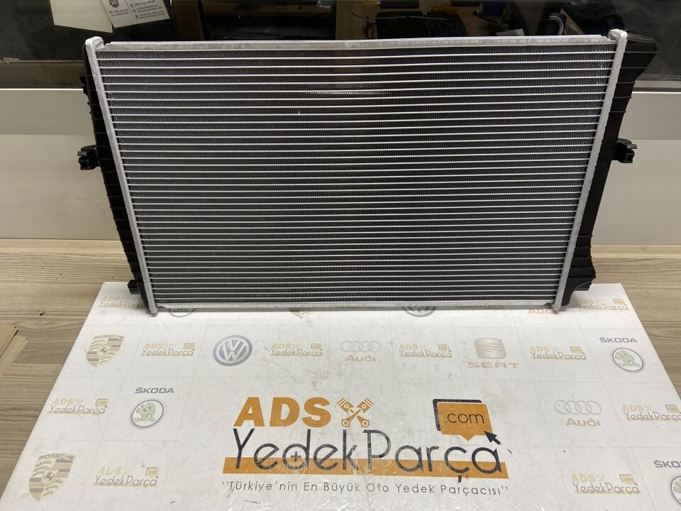5Q01212251EM Su Radyatörü 650X395 Golf 7