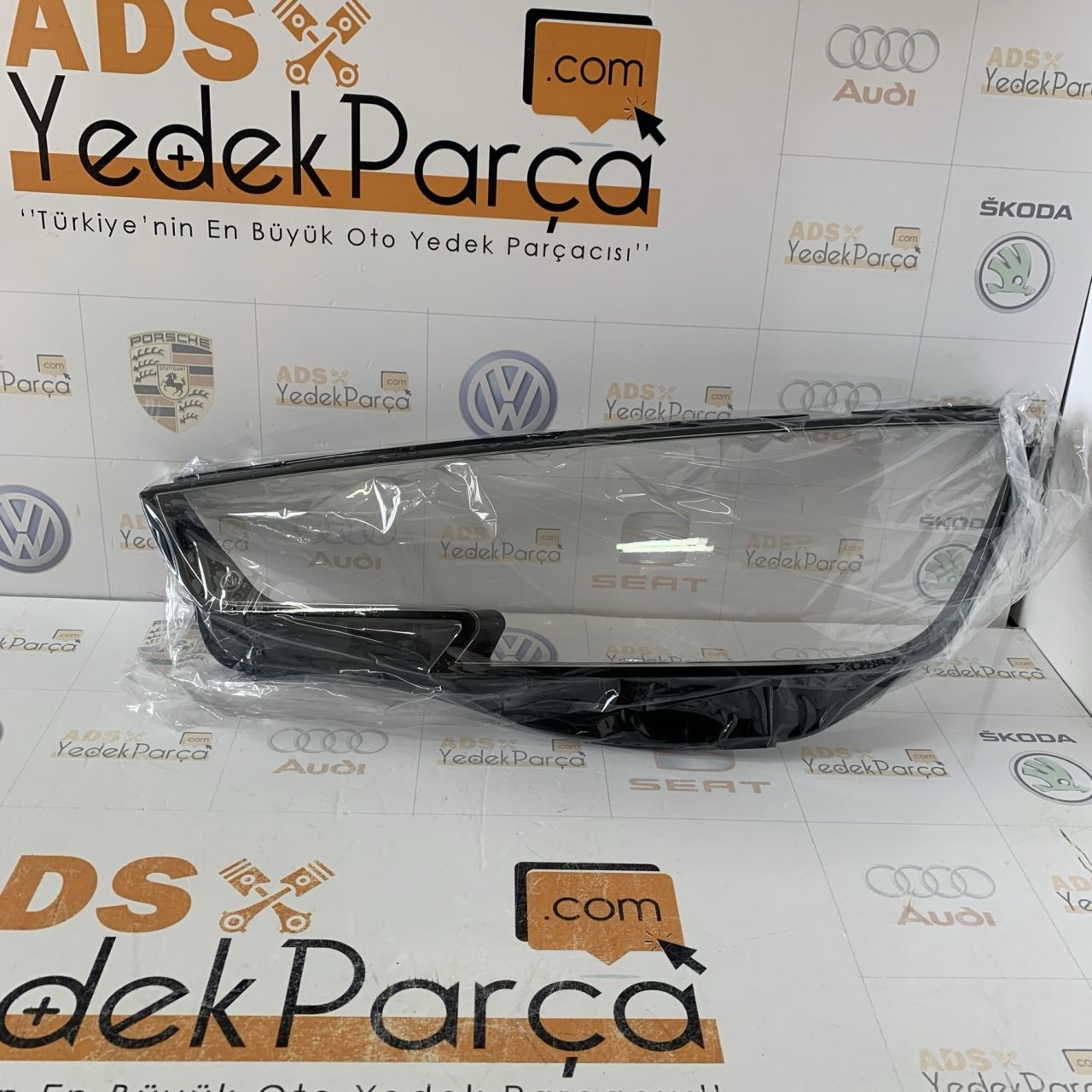 Audi A4 2016 Sonrası Sol Far Camı İthal