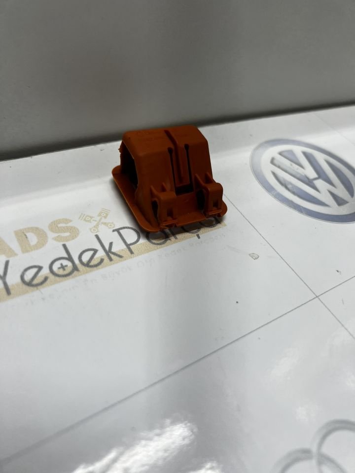 Cordoba İbiza Fabia Octavia Felicia Motor Kaput Demir Plastiği