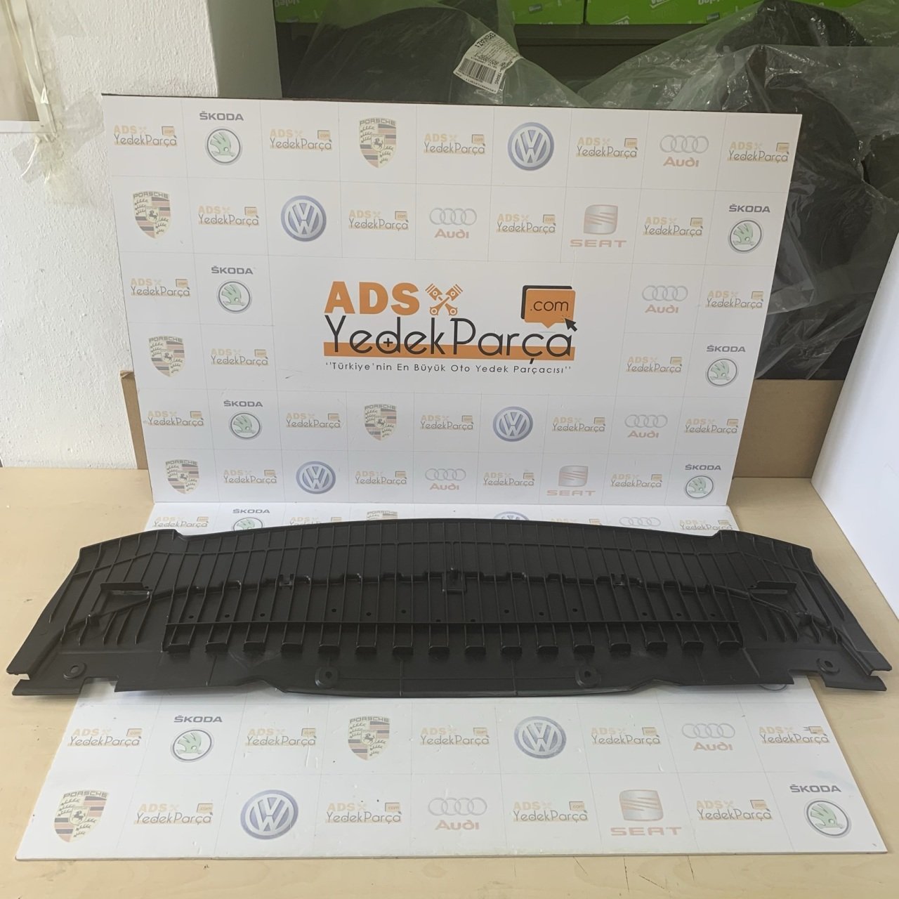 Audi A4 2013-2016 Ön Tampon Spoyleri İthal 8K0807611