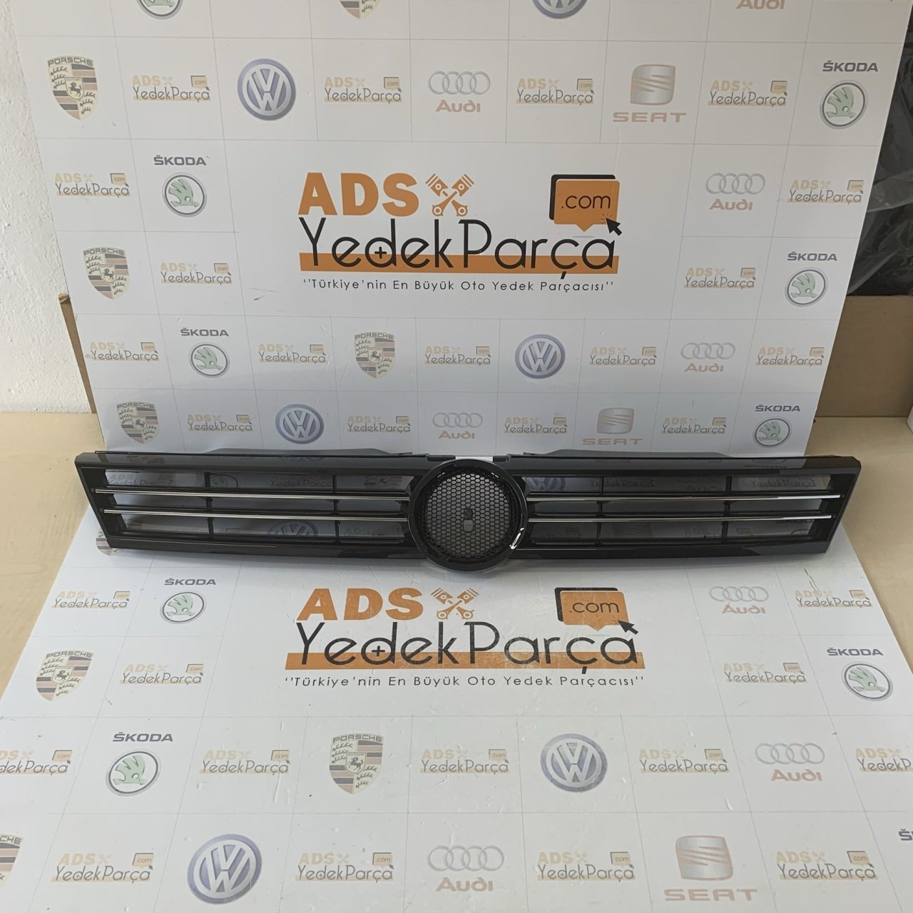 Volkswagen Jetta 2011-2014 Ön Panjur Kromlu İthal 5C6853651A