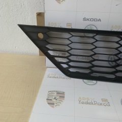 Seat Leon Fr  2016 Sonrası Ön Tampon Orta Izgarası 5F0853667J