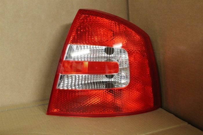 SKODA OCTAVIA 04-09STOP SAG
