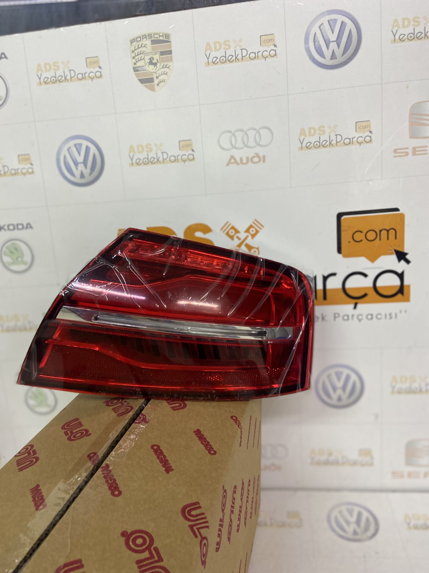 Audi A8 2014 Sağ Dış Stop Orijinal Ulo Marka 4H0945096K