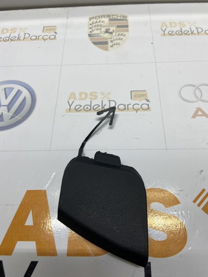 Volkswagen Golf 6 2009-2013 Arka Tampon Çeki Demir Kapağı