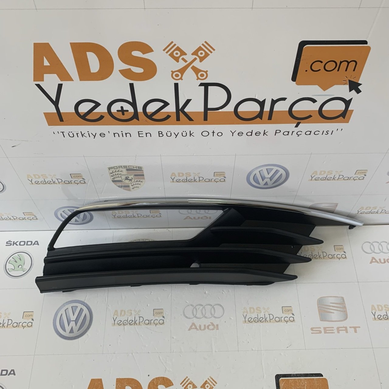 Audi A3 2013 Sonrası Sedan Sağ Sis Kapağı Nikelajlı 8V5807682A