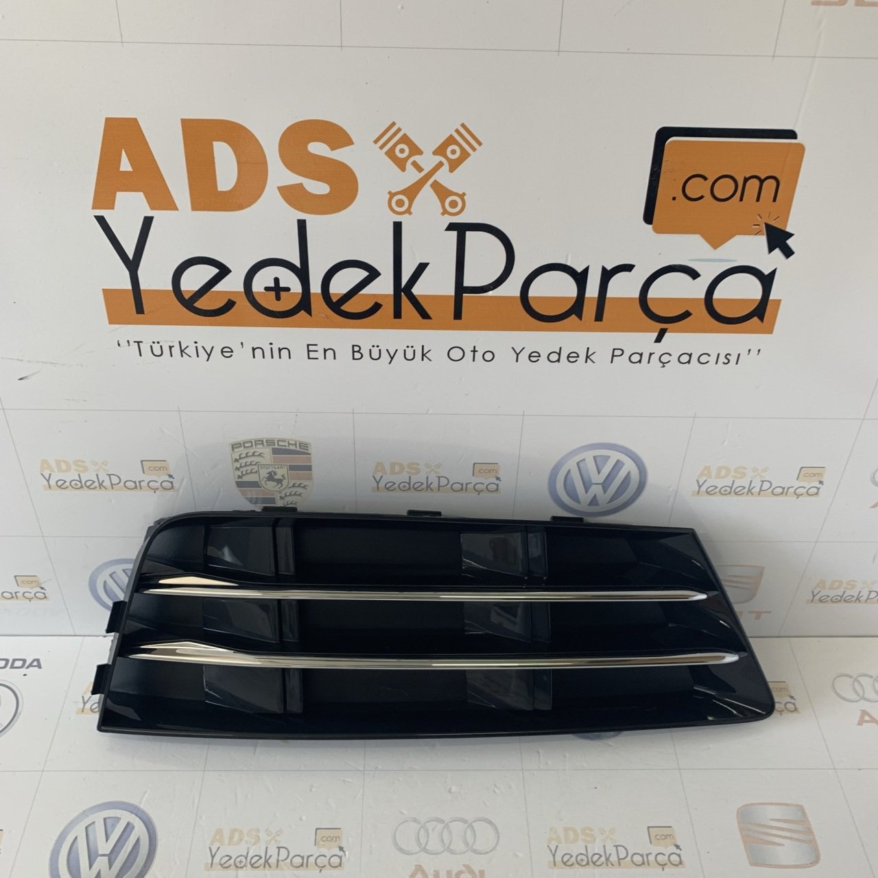 Audi A4 2016 Sağ Sis Kapağı Kromlu Orijinal 8W0807682R