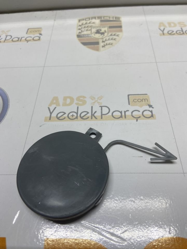 Volkswagen Passat 2011-2015 Ön Tampon Çeki Demir Kapağı