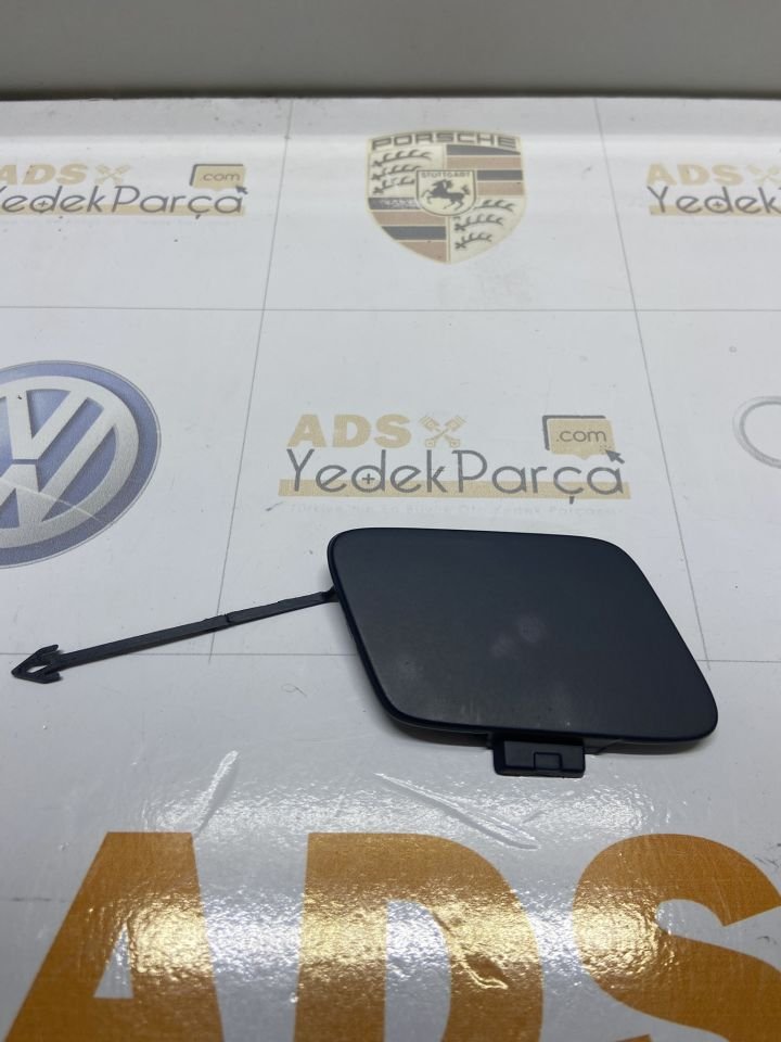Audi A4 2016 Sonrası Ön Çeki Demir Kapağı