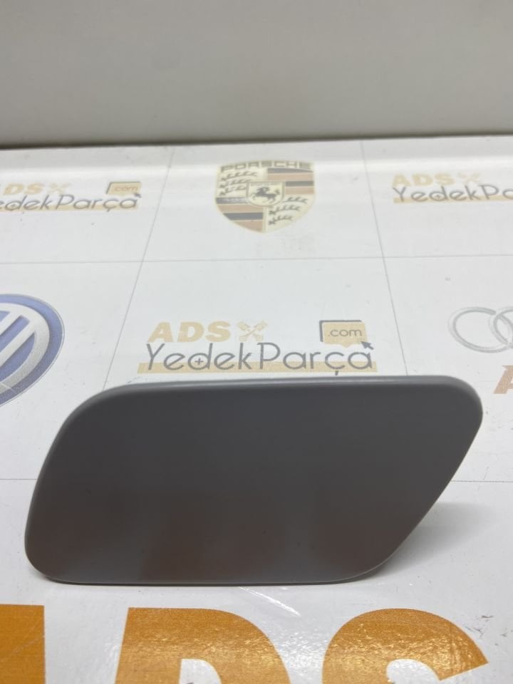 Audi A4 2005 Sonrası Sol Far Yıkama Kapağı