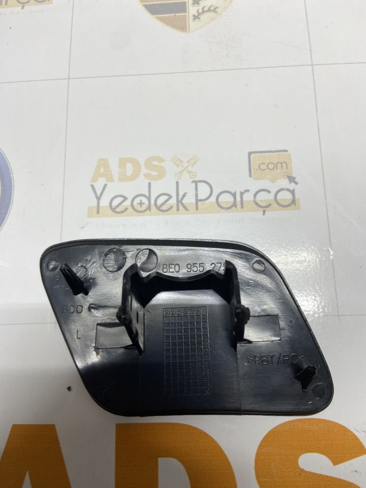 Audi A4 2008 Sol Far Yıkama Kapağı