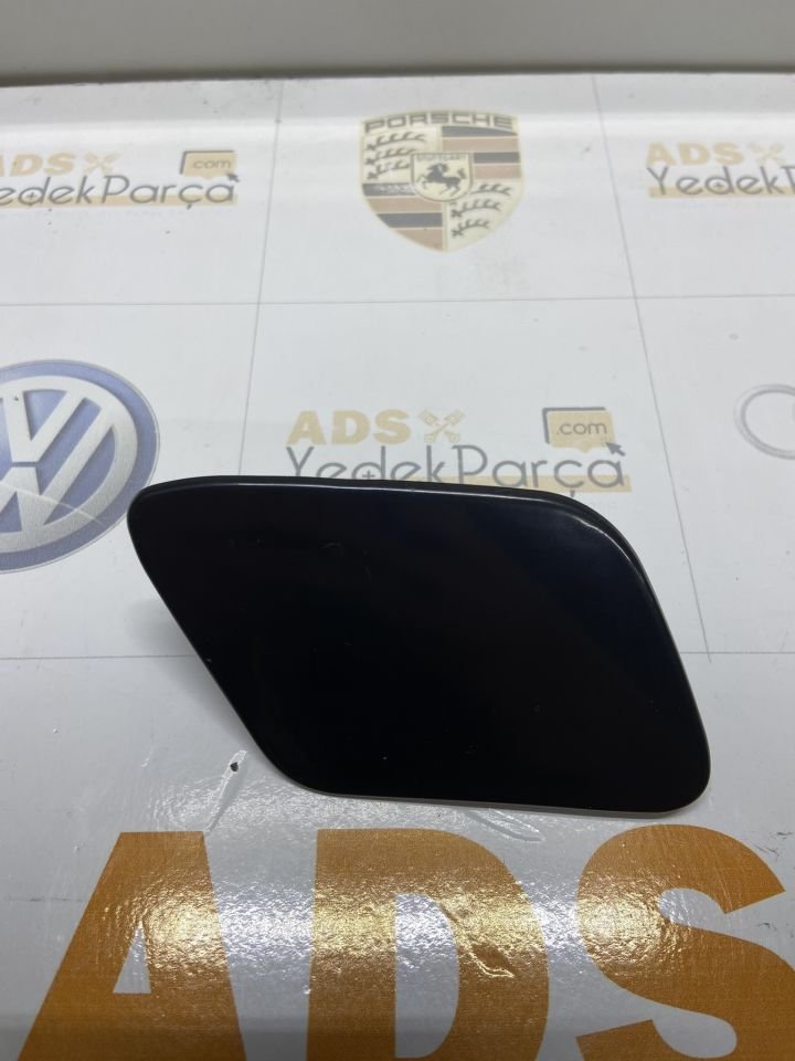 Audi A4 2008 Sağ Far Yıkama Kapağı