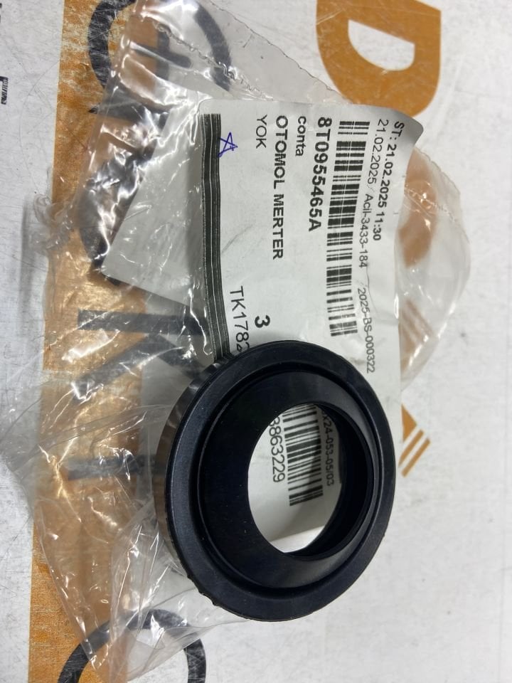 Audi A4 A5 A7 Q8 Cam Suyu Deposu Contası Orjinal